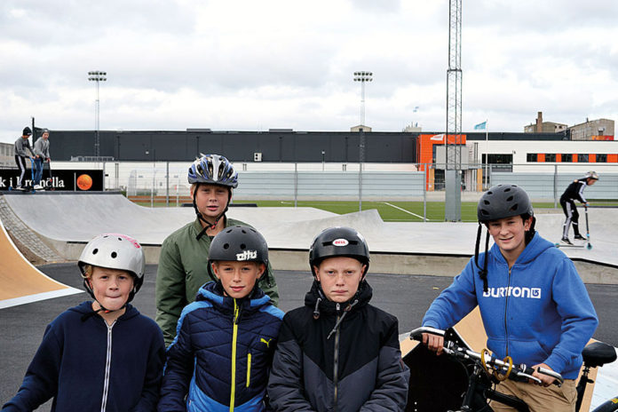 Grabbar i skateparken Grabbar i skateparken